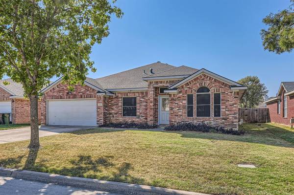 Arlington, TX 76001,1125 Deer Valley Lane