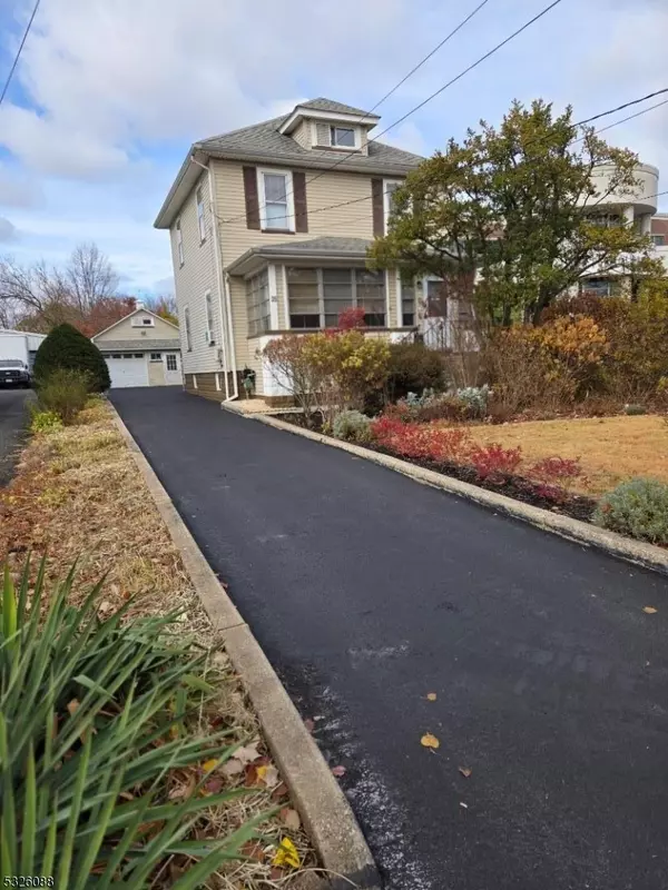 25 E Henry St, Linden City, NJ 07036