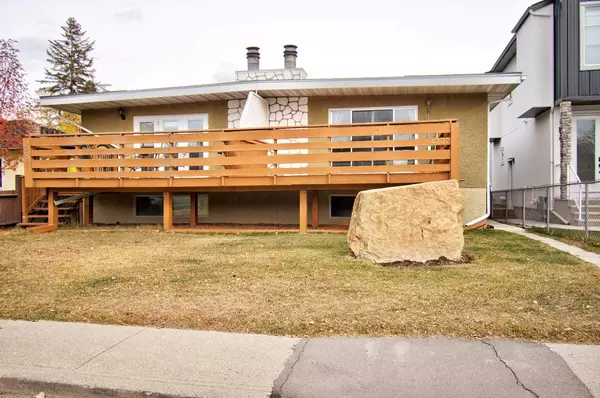 4730 70 ST NW, Calgary, AB T3B 2K8