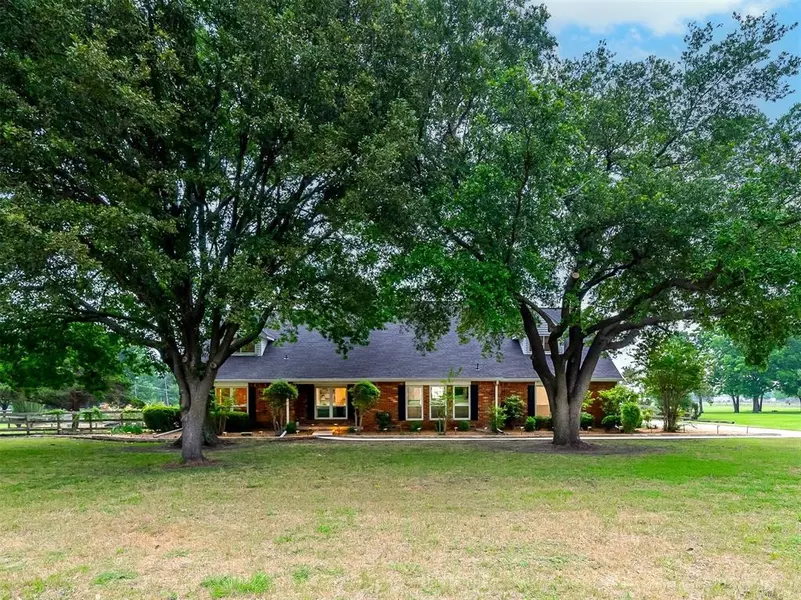 80 Secretariat Lane, Fairview, TX 75069