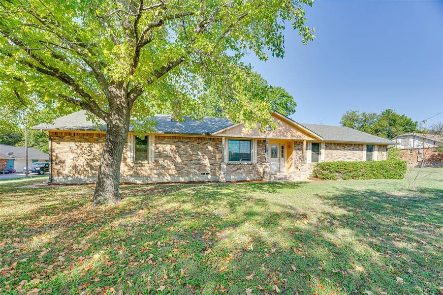 605 Little Creek Trail, Oak Leaf, TX 75154