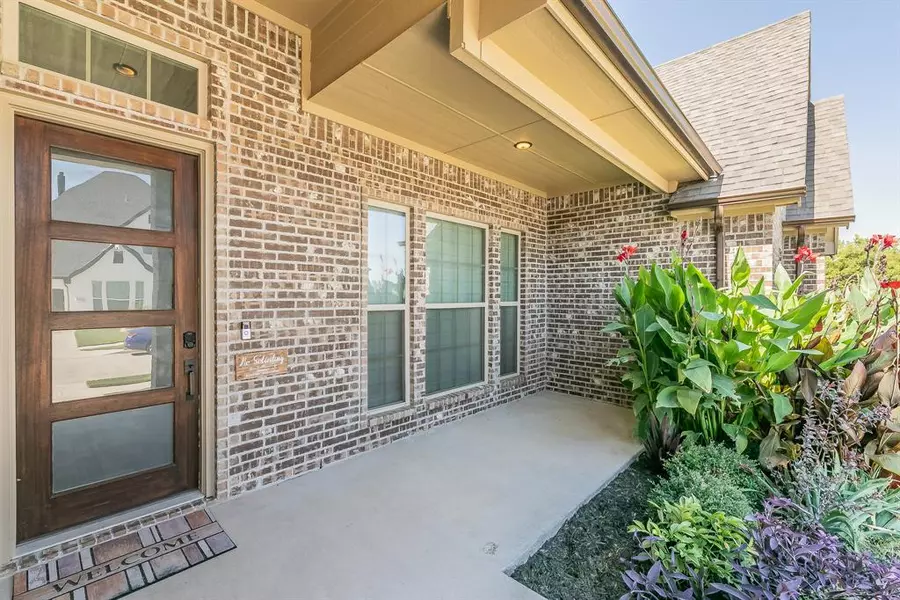 12717 Rustic Springs Lane, Fort Worth, TX 76052