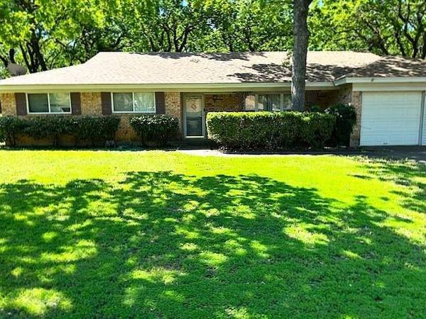 609 Circleview Drive N, Hurst, TX 76054