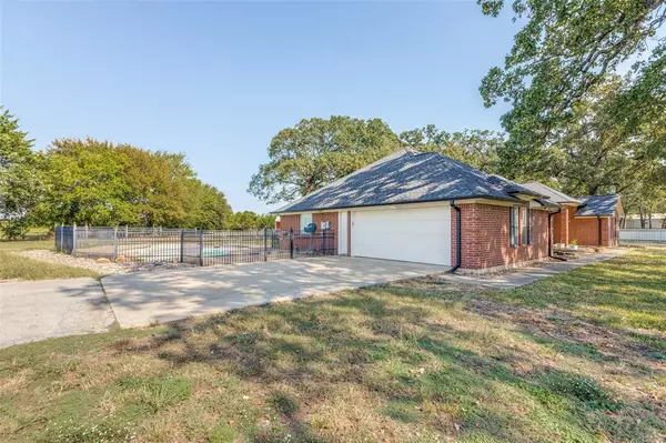 Pilot Point, TX 76258,8688 Wayland Court