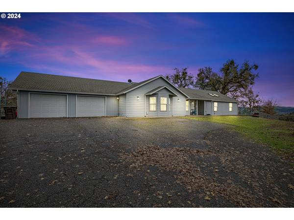 1472 ARCADIA DR, Roseburg, OR 97471