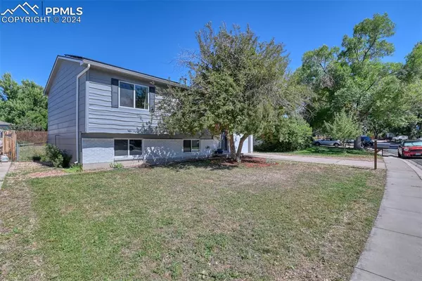 Colorado Springs, CO 80918,3924 Pearl DR