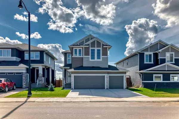 Chestermere, AB T1X 1Z7,628 West Lakeview Dr DR