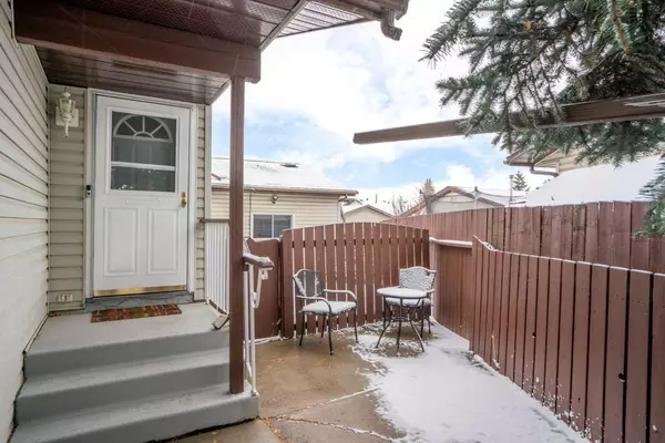 Airdrie, AB T4B 1W9,543 Summerwood PL SE