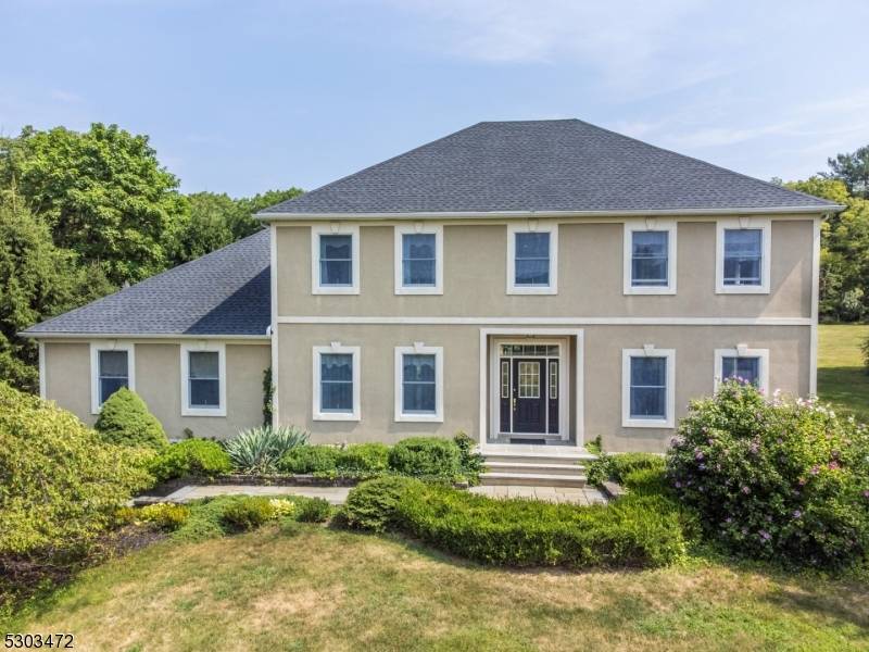 12 Rutherford Dr, White Twp., NJ 07823