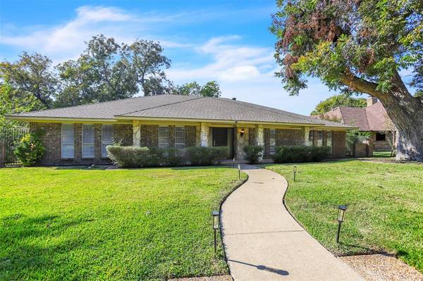 710 W Boydstun Avenue, Rockwall, TX 75087