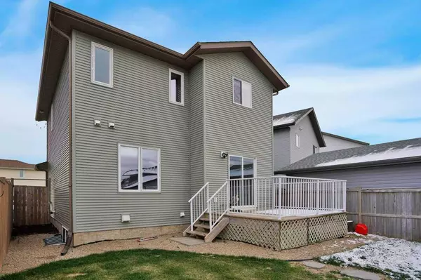 Blackfalds, AB T4M 0J6,28 Almond CRES