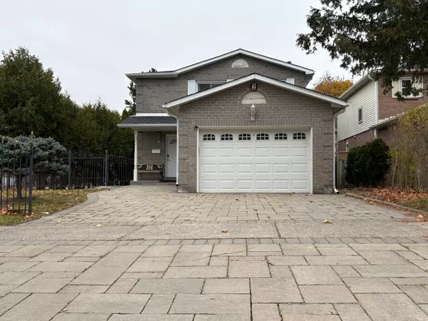 2 Tiffany Gate, Richmond Hill, ON L4C 6W8