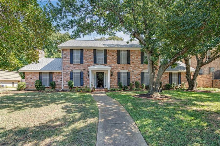 3904 Ashbury Lane, Bedford, TX 76021