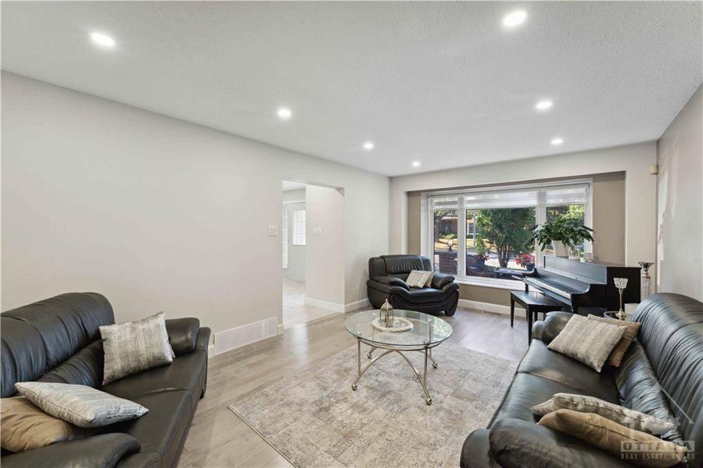 Hunt Club - Windsor Park Village And Area, ON K1V 9H8,1010 CAHILL DR W