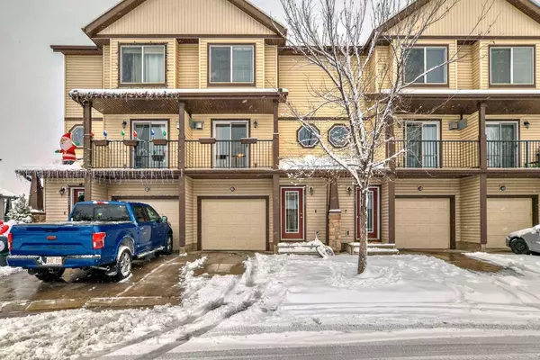 257 Copperpond LNDG Southeast, Calgary, AB T2Z 1G6