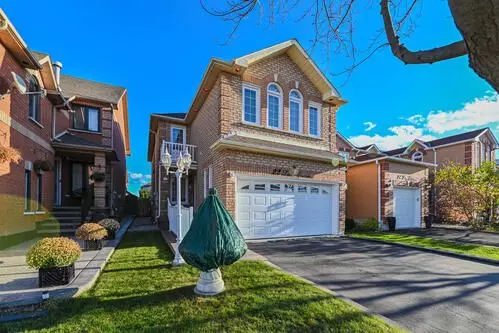 Brampton, ON L6Y 5E5,22 Lent CRES