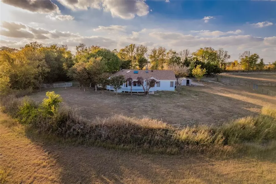 1498 Blanton Hill Road, Whitewright, TX 75491