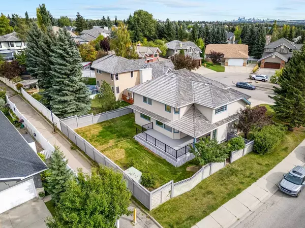 103 Scandia Bay Northwest, Calgary, AB T3L 1J9