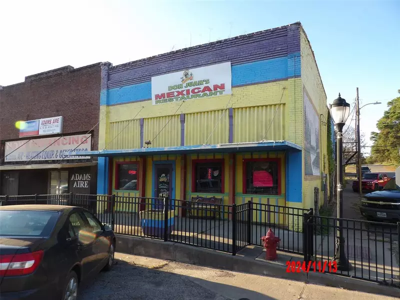 100 Main Street, Naples, TX 75568