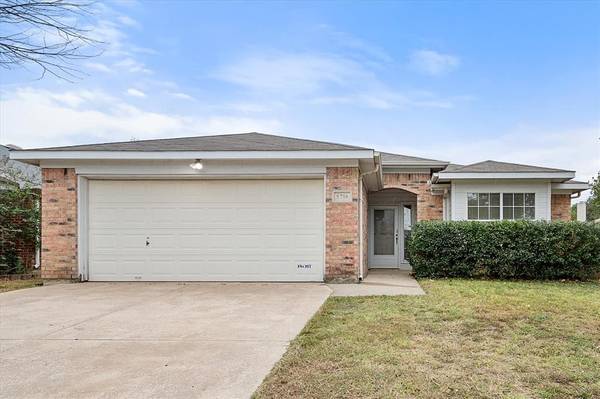 5716 Blue Meadow Trail,  Arlington,  TX 76017