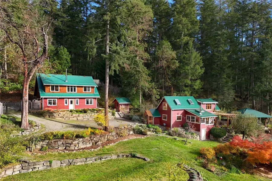 321 Stark Rd, Salt Spring, BC V8K 1M4