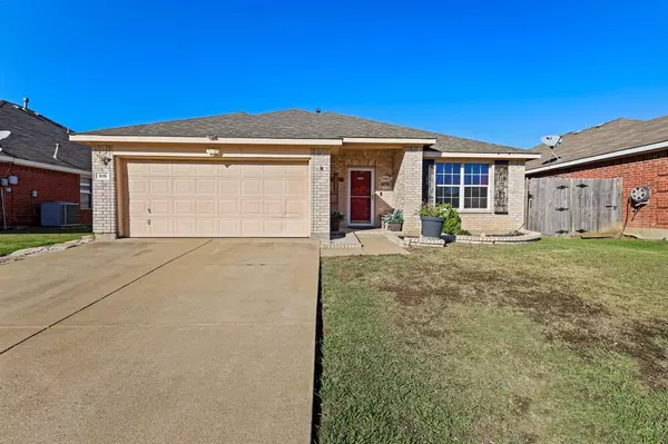 915 Simi Drive, Arlington, TX 76001