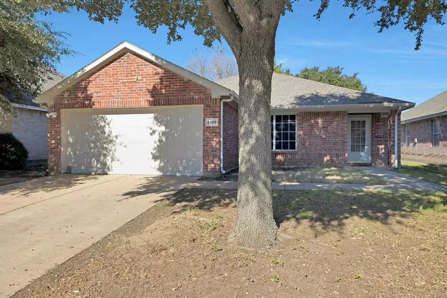 4708 Palm Ridge Drive, Fort Worth, TX 76133