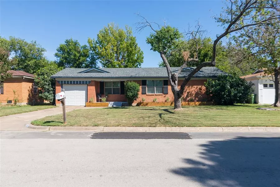 1008 Zelda Drive, Hurst, TX 76053