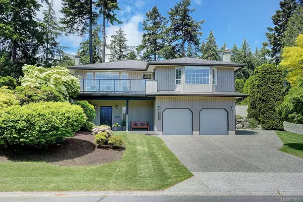 Saanich, BC V8X 4G3,1105 Donwood Dr