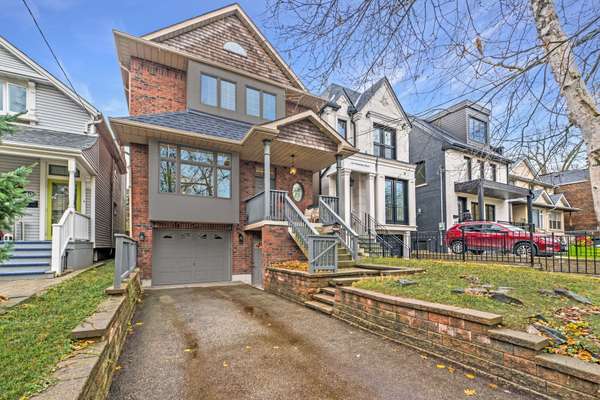 42 Waverley RD, Toronto E02, ON M4L 3T1