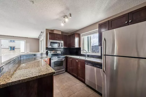 Calgary, AB T2Y 0H8,16969 24 ST SW #2215