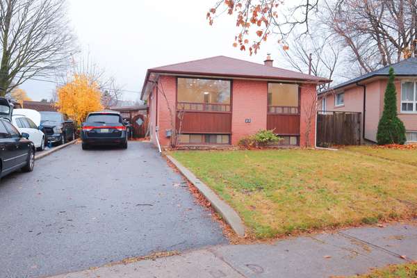 27 Manorwood RD, Toronto E09, ON M1P 4G8