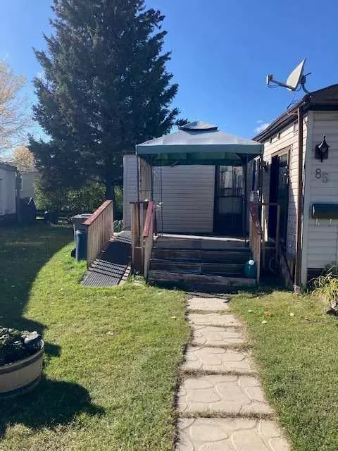 Calgary, AB T2A0W5,6724 17 AVE SE #85