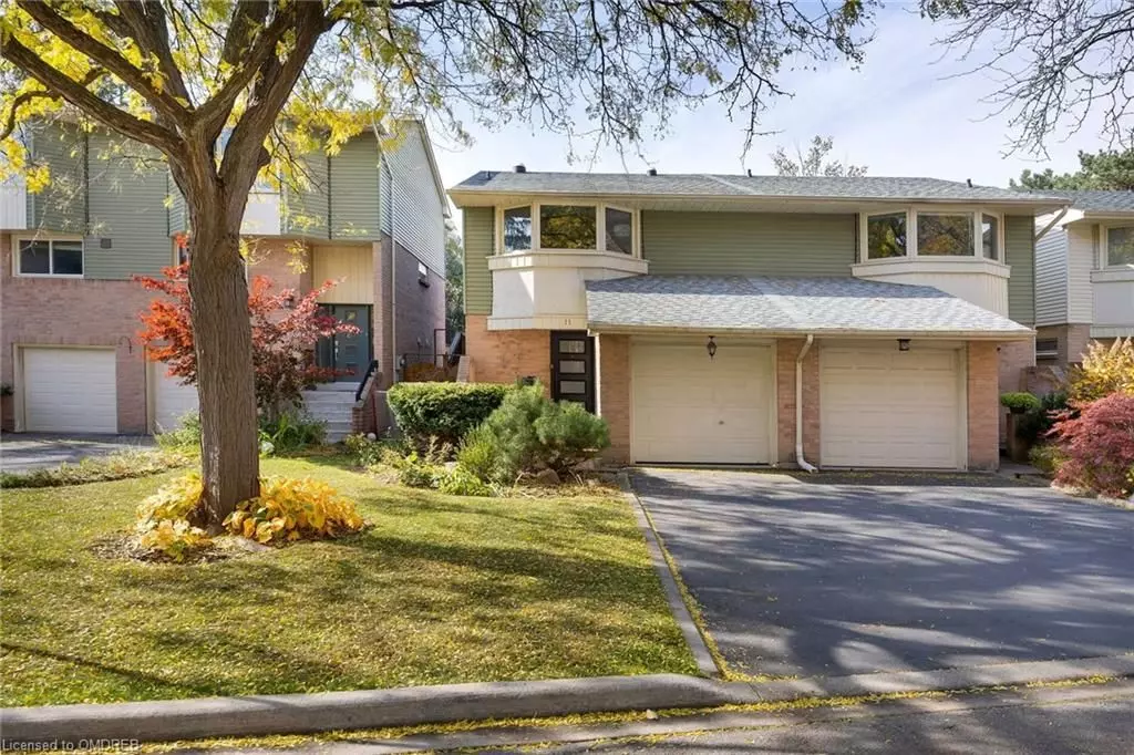 Oakville, ON L6H 3A3,1135 MCCRANEY ST E #11