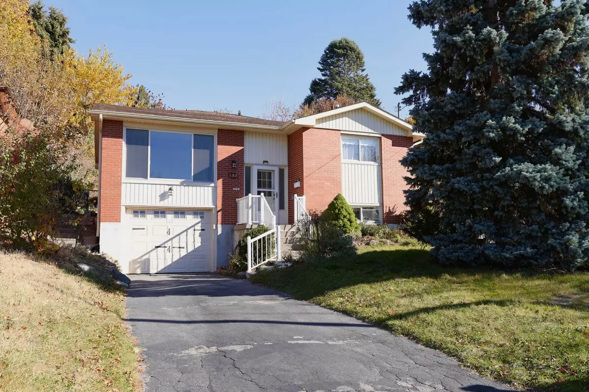 Oshawa, ON L1H 7B9,135 Springdale CRES