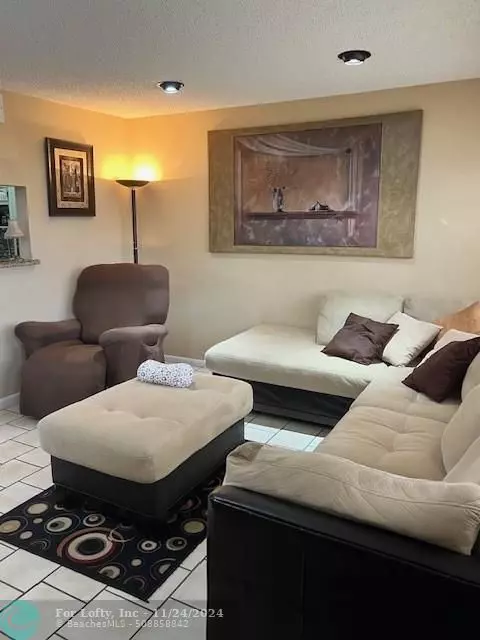 Sunrise, FL 33322,9081 Sunrise Lakes Blvd  #216