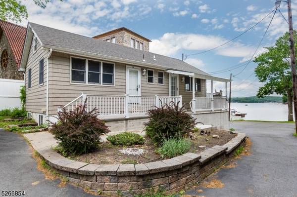 19 Durban Rd, Hopatcong Boro, NJ 07843