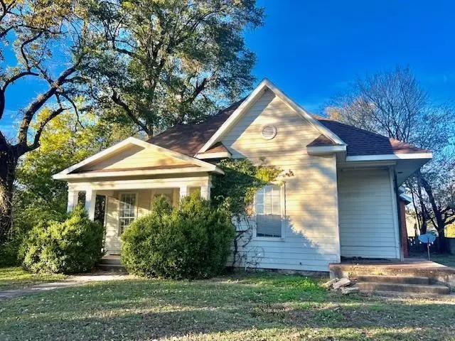 1363 Pine Bluff Street, Paris, TX 75460