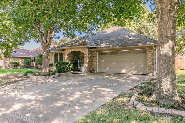 7413 Sean Drive,  North Richland Hills,  TX 76182