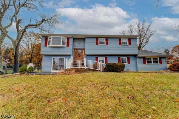 15 Ridge Rd, Frenchtown Boro, NJ 08825