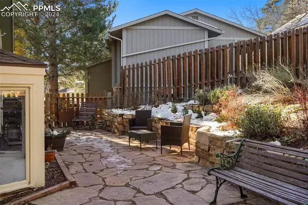 Colorado Springs, CO 80919,940 Oak Bend CT