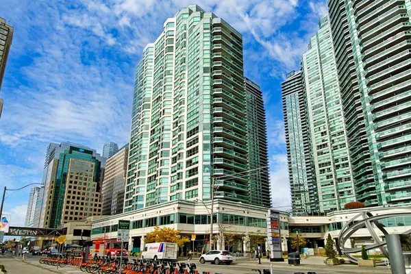 10 Queens Quay W #1808, Toronto C01, ON M5J 2R9