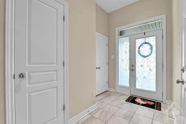 339 MELODIE ST, Ottawa, ON K1W 0H9