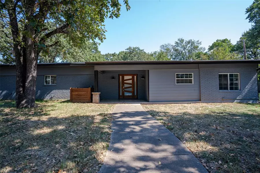 6421 Banbury Drive, Forest Hill, TX 76119