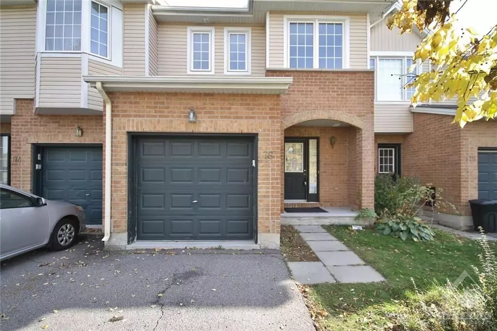 Barrhaven, ON K2J 5G9,176 CLARIDGE DR