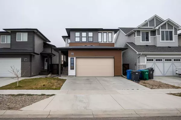 665 Aquitania BLVD W, Lethbridge, AB T1J5N4