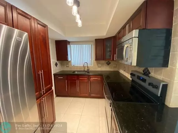 Fort Lauderdale, FL 33306,2624 NE 32nd St  #213