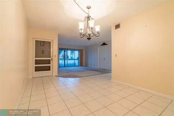 Greenacres, FL 33415,825 Sky Pine Way  #H1