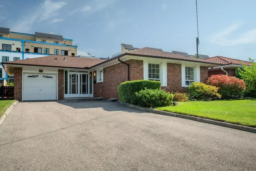 25 Wigmore DR, Toronto C13, ON M4A 2E4