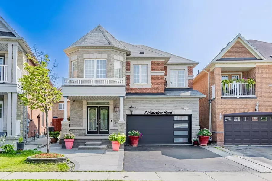 7 Homeview RD, Brampton, ON L6R 2L9